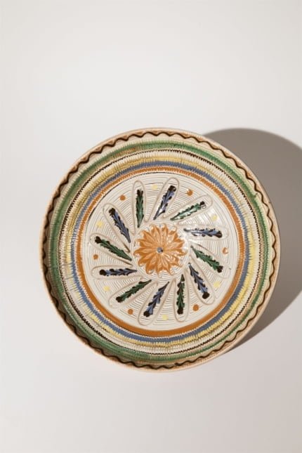 spinning wheel artisanal plate