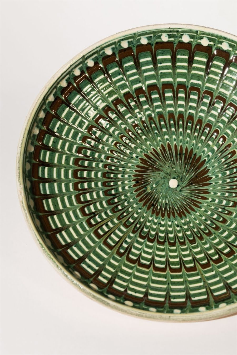 Magma artisanal plate