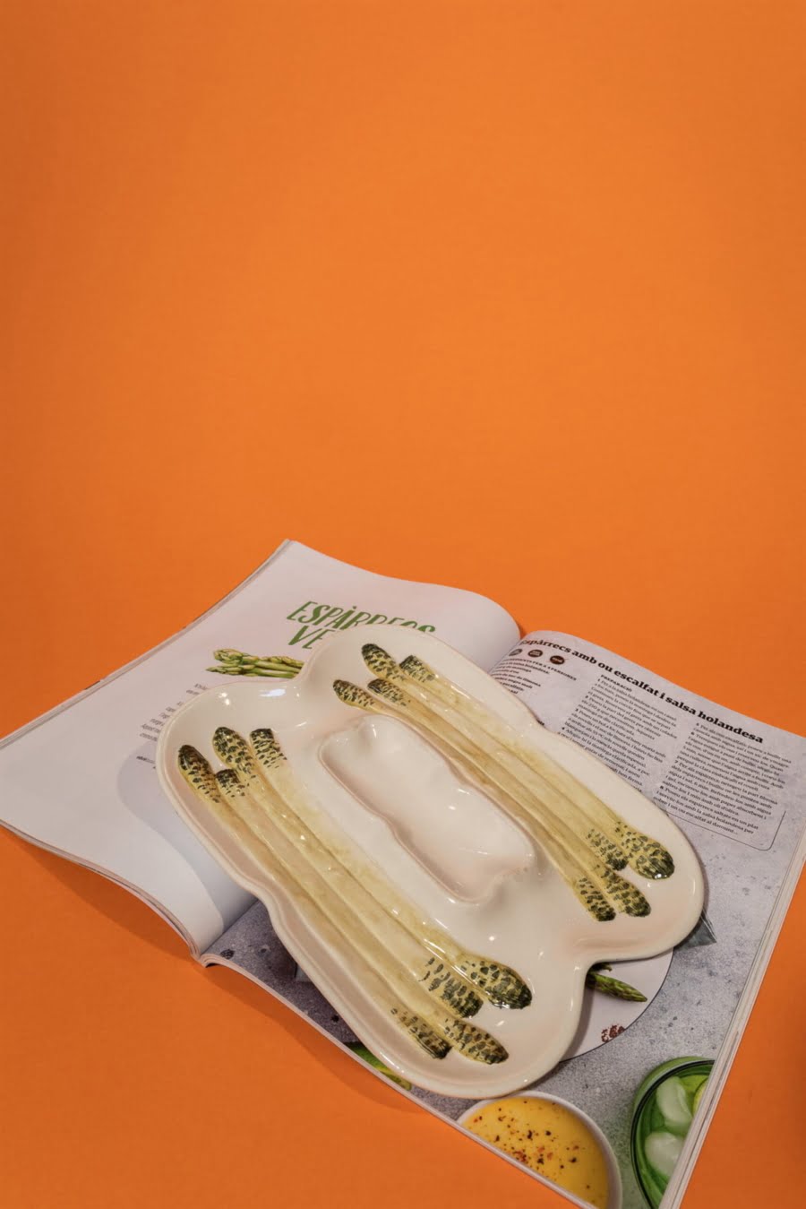 Italian asparagus porcelain plater