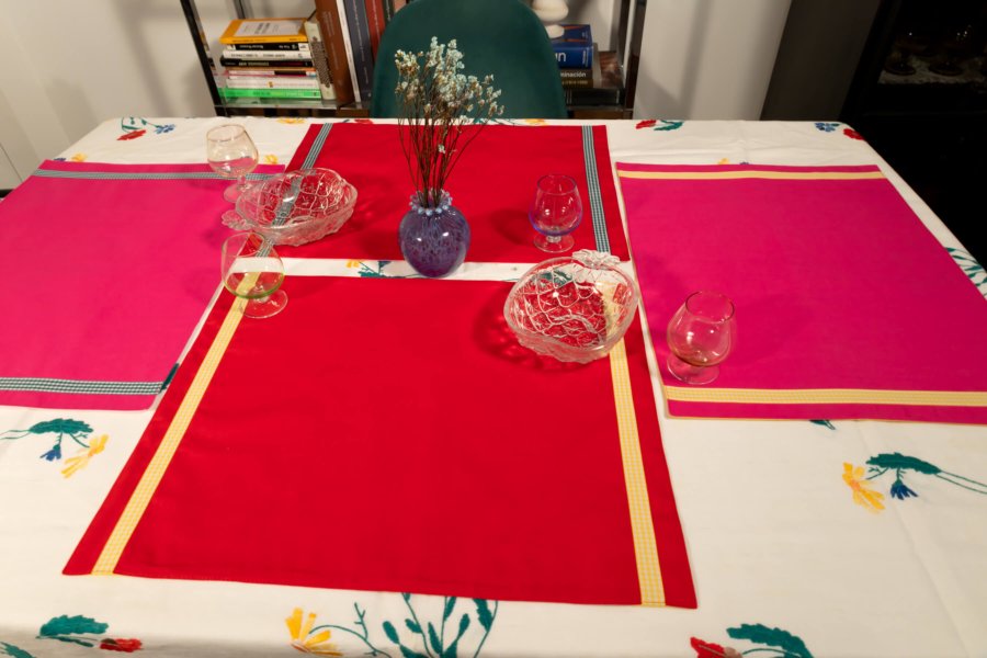 Red colour block handmade placemat - Image 2